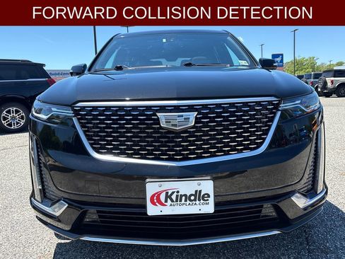 Used 2024 Cadillac XT6 Luxury AWD/4WD image 2