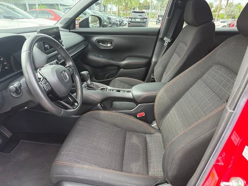 Used 2025 Honda HR-V Sport image 8