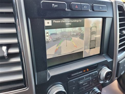 Used 2018 Ford F150 Platinum w/ Equipment Group 701A Luxury image 34