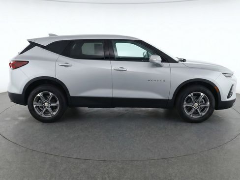 Used 2025 Chevrolet Blazer LT FWD image 11