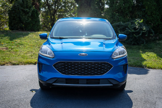 Used 2020 Ford Escape SE FWD image 2