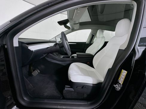 Used 2022 Tesla Model Y Long Range AWD/4WD image 13