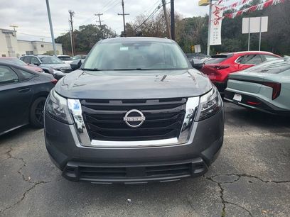 Used 2024 Nissan Pathfinder SV