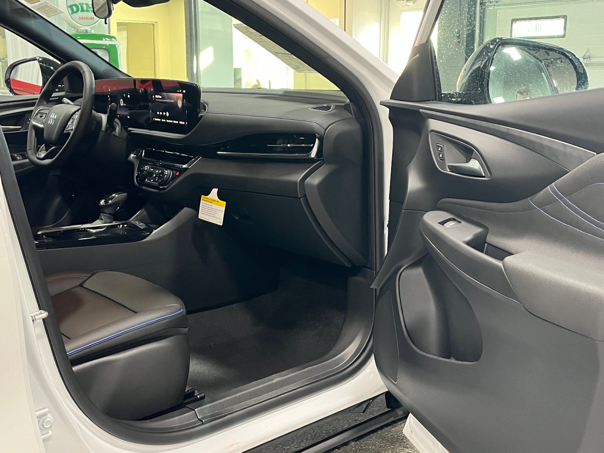 New 2026 Buick Envista Sport Touring w/ Convenience I Package FWD image 9