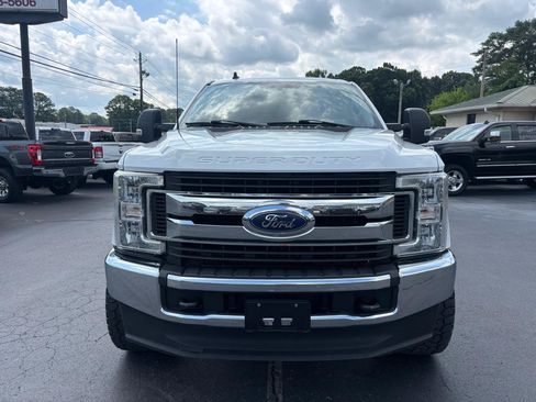 Used 2019 Ford F250 XLT w/ Snow Plow Prep Package AWD/4WD image 2