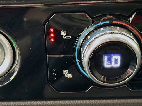 Used 2023 GMC Sierra 1500 Elevation image 22