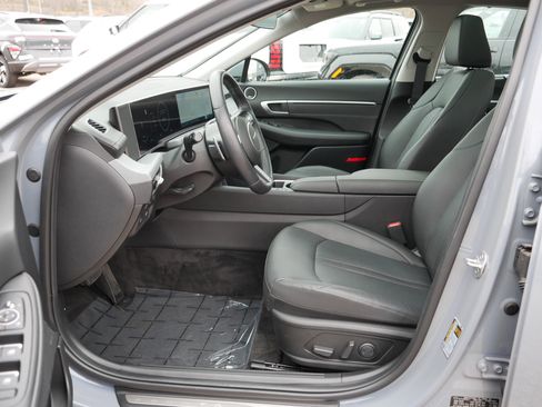 Used 2025 Hyundai Sonata Limited image 12