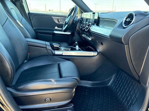 Used 2021 Mercedes-Benz GLB 250 image 40