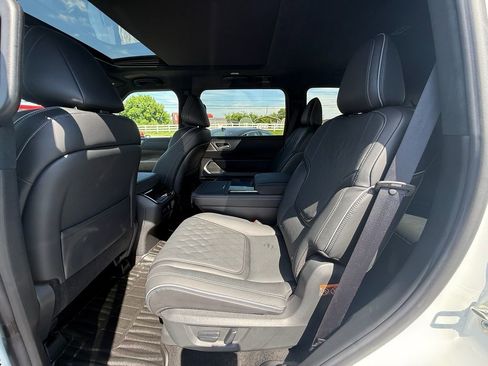 Used 2026 INFINITI QX80 Autograph w/ Premium Cargo Package AWD/4WD image 19