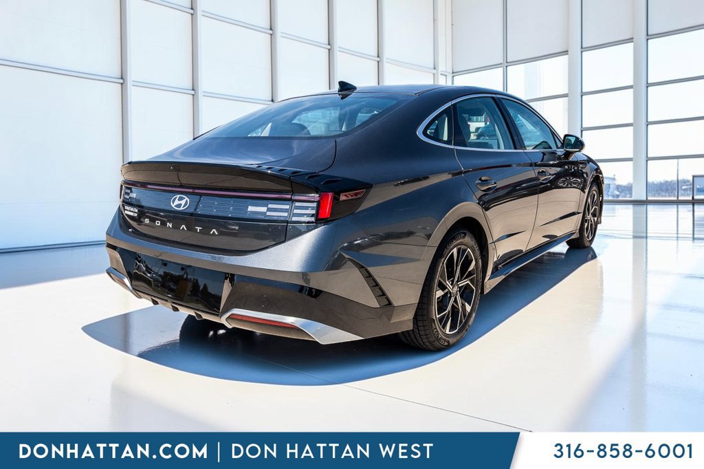 Used 2025 Hyundai Sonata SEL FWD image 30