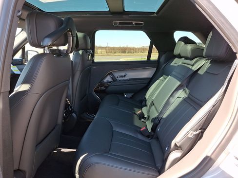 New 2026 Land Rover Range Rover Sport SE AWD/4WD image 7