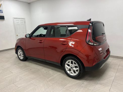 Used 2023 Kia Soul S FWD image 9