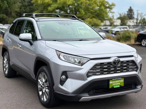 Used 2020 Toyota RAV4 Limited AWD/4WD image 7