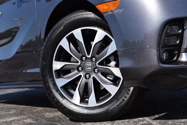 Used 2024 Honda Odyssey EX-L image 3