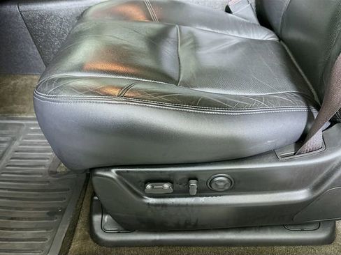 Used 2010 GMC Yukon XL Denali image 20