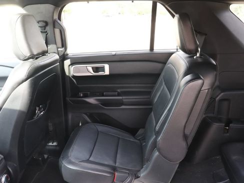 Certified 2020 Ford Explorer Limited AWD/4WD image 16
