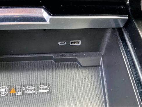 Used 2025 GMC Yukon XL Denali w/ Sun & Power Step Package RWD image 34
