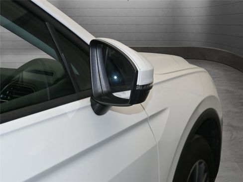 Used 2021 Volkswagen Tiguan S image 15