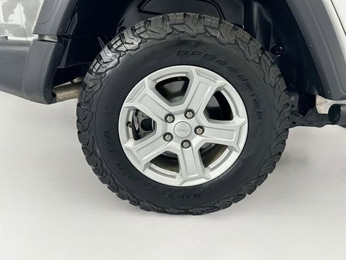 Used 2020 Jeep Wrangler Unlimited Sport S AWD/4WD image 32