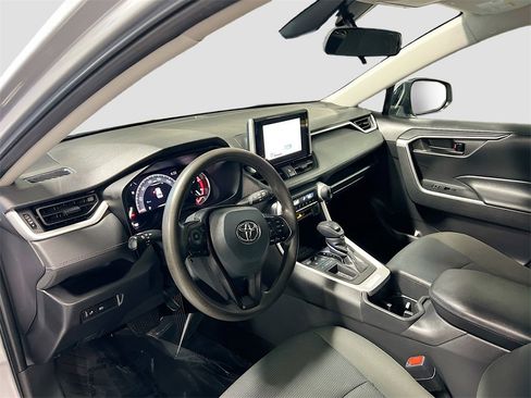 Used 2023 Toyota RAV4 LE image 9