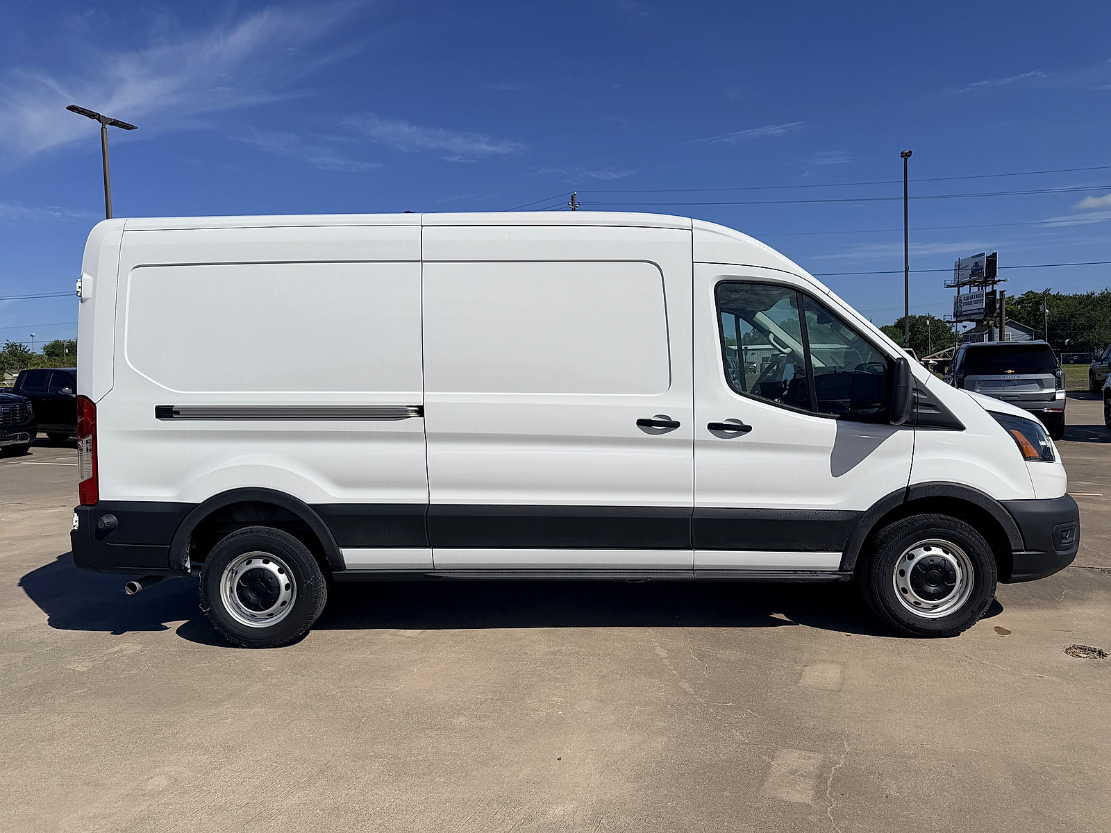 Used 2024 Ford Transit 250 148 Medium Roof RWD image 8