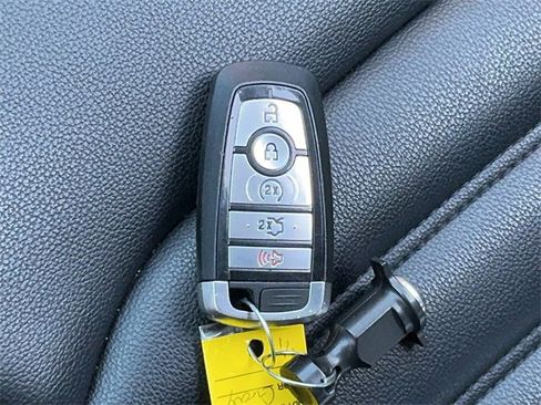 Used 2020 Ford Fusion SEL image 28