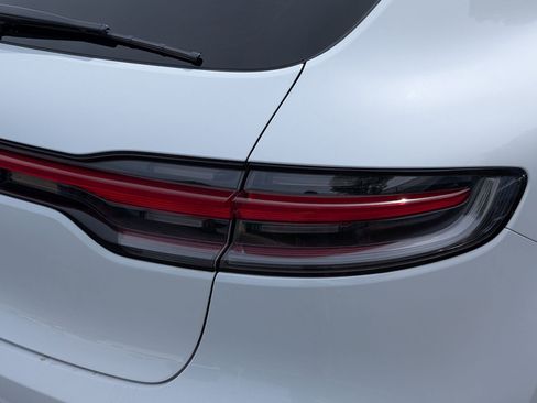 Used 2022 Porsche Macan S AWD/4WD image 11
