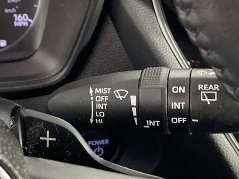 Used 2025 Toyota Corolla Cross AWD Hybrid w/ Moonroof Package image 19