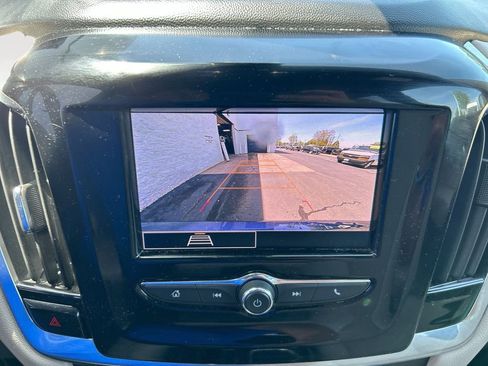 Used 2022 Chevrolet Traverse LS AWD/4WD image 18