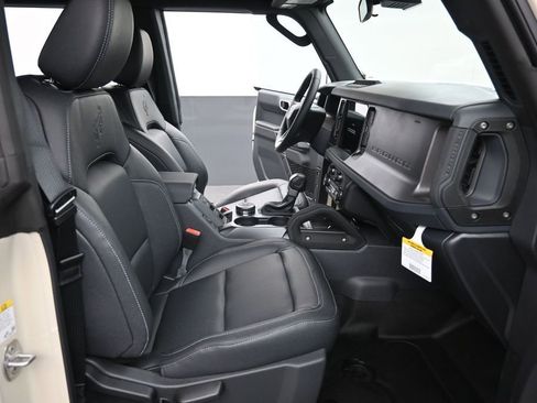 New 2026 Ford Bronco Badlands AWD/4WD image 16
