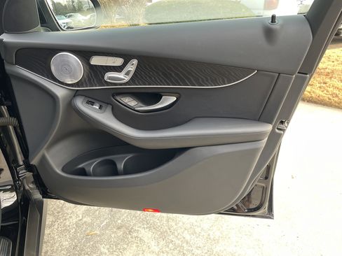 Used 2017 Mercedes-Benz GLC 300 4MATIC image 46