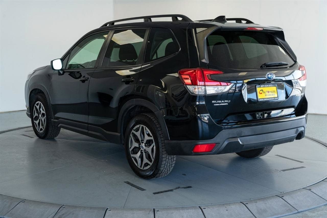 Used 2024 Subaru Forester Premium AWD/4WD image 5