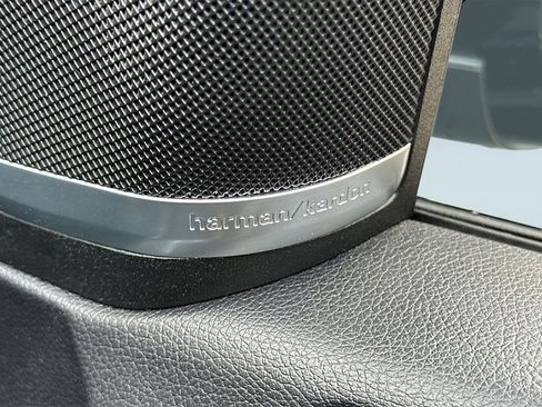 Used 2018 Mercedes-Benz GLS 550 4MATIC image 24