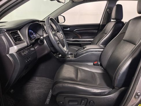 Used 2016 Toyota Highlander Limited Platinum AWD/4WD image 12