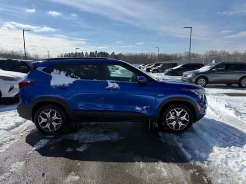 Used 2022 Kia Seltos EX image 5