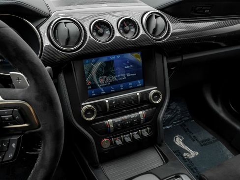 Used 2021 Ford Mustang Shelby GT500 w/ Carbon Fiber Track Pack image 19