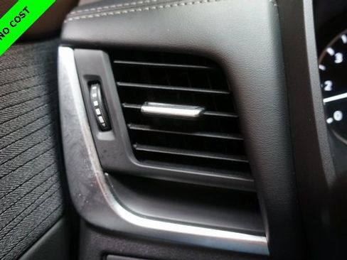 Used 2023 Nissan Rogue S image 25