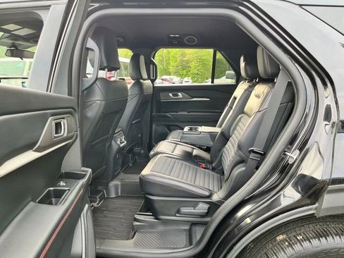 Used 2025 Ford Explorer ST-Line w/ ST-Line Street Pack AWD/4WD image 20