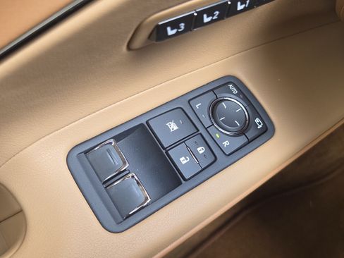 Used 2022 Lexus LC 500 Convertible w/ Touring Package RWD image 36