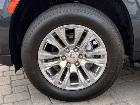 Used 2021 GMC Yukon Denali AWD/4WD image 13
