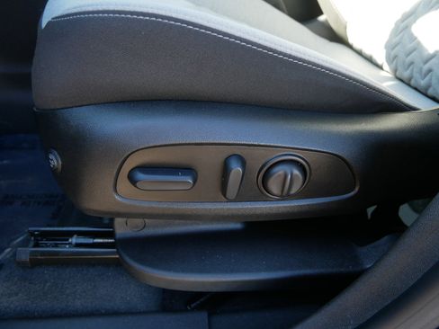 Used 2023 Chevrolet Equinox LS w/ LS Convenience Package image 22