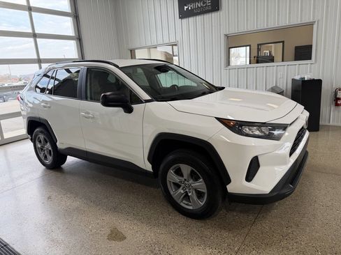 Used 2022 Toyota RAV4 LE image 40