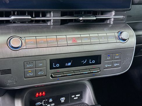 Used 2024 Hyundai Kona SEL image 24