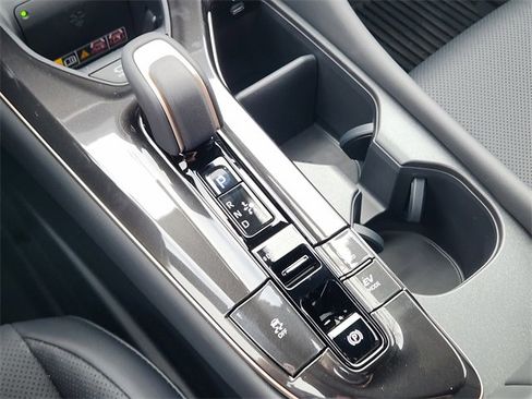 New 2025 Toyota Crown Signia image 15