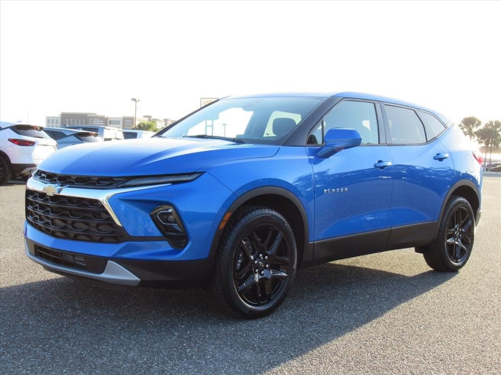 New 2025 Chevrolet Blazer LT FWD image 3