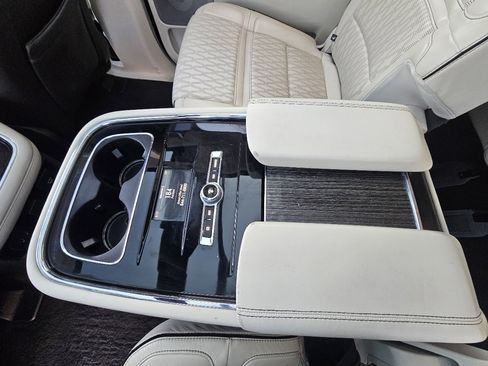 Used 2018 Lincoln Navigator L Black Label w/ Cargo Package image 59