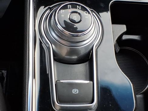 Used 2020 Ford Edge Titanium image 21