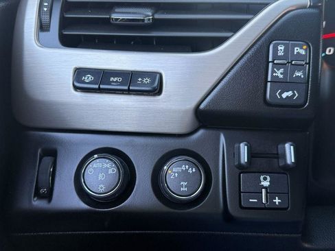 Used 2017 GMC Yukon Denali w/ Open Road Package image 38