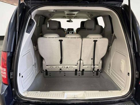 Used 2008 Chrysler Town & Country Limited w/ Trailer Tow Group FWD image 13