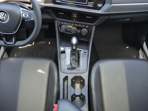 Used 2020 Volkswagen Jetta SE w/ SE Cold Weather Package FWD image 42